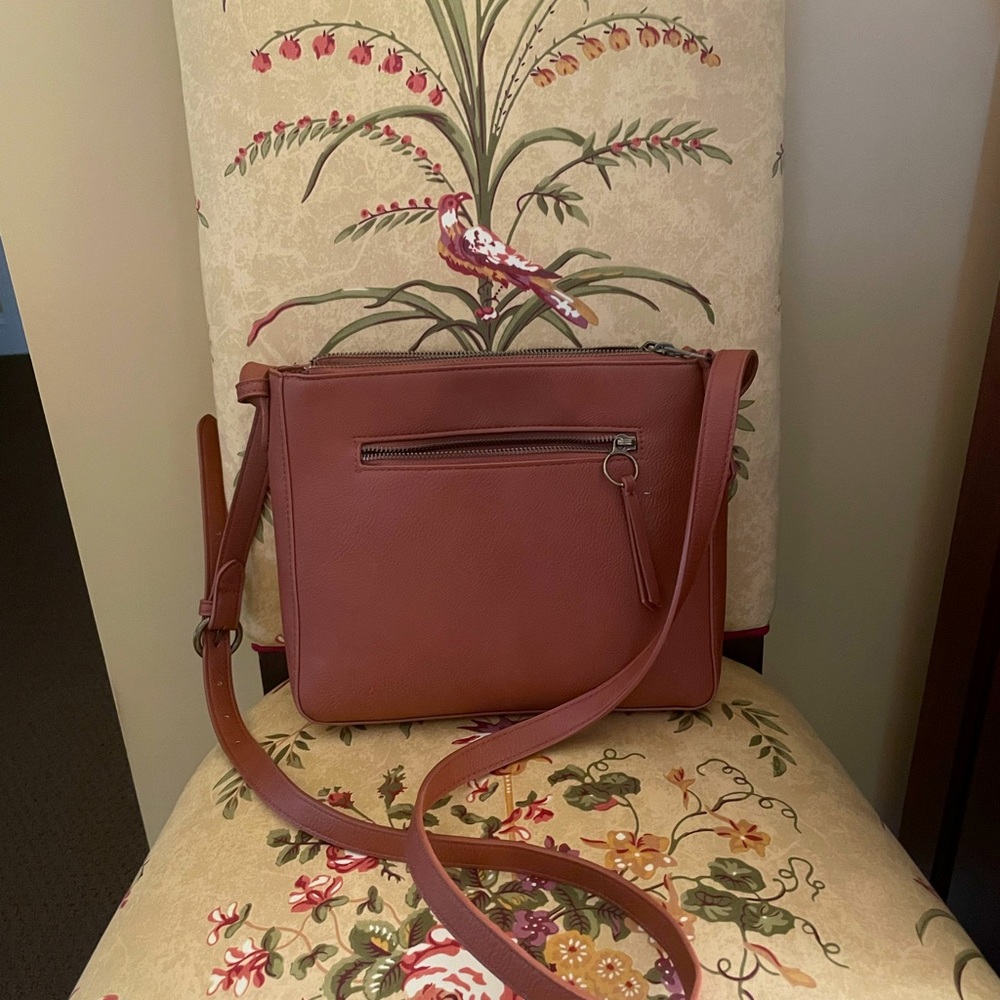 Selling a brown over the shoulder purse